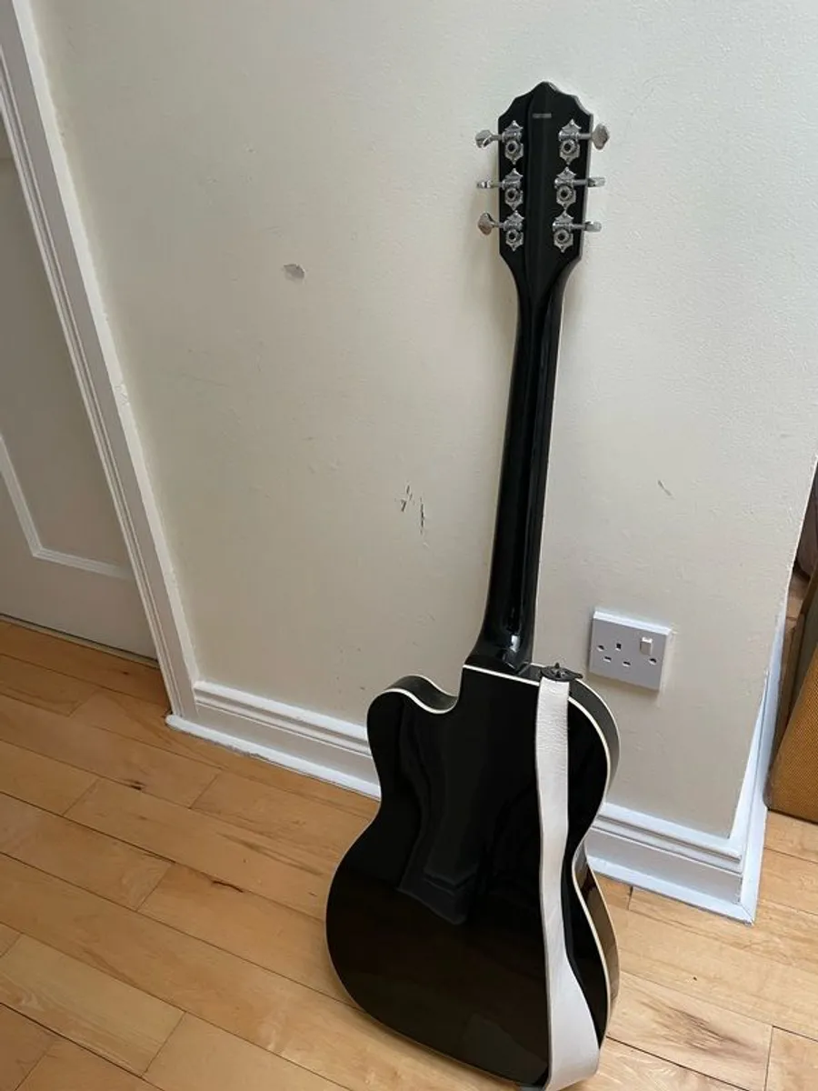 Eastwood Airline Tuxedo guitar - Image 3