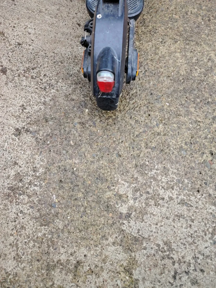 Electric scooter - Image 2