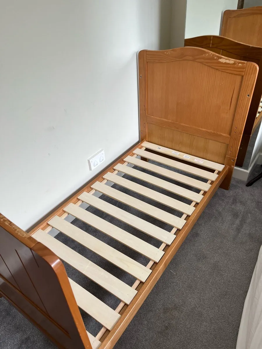 Cot bed - Image 1