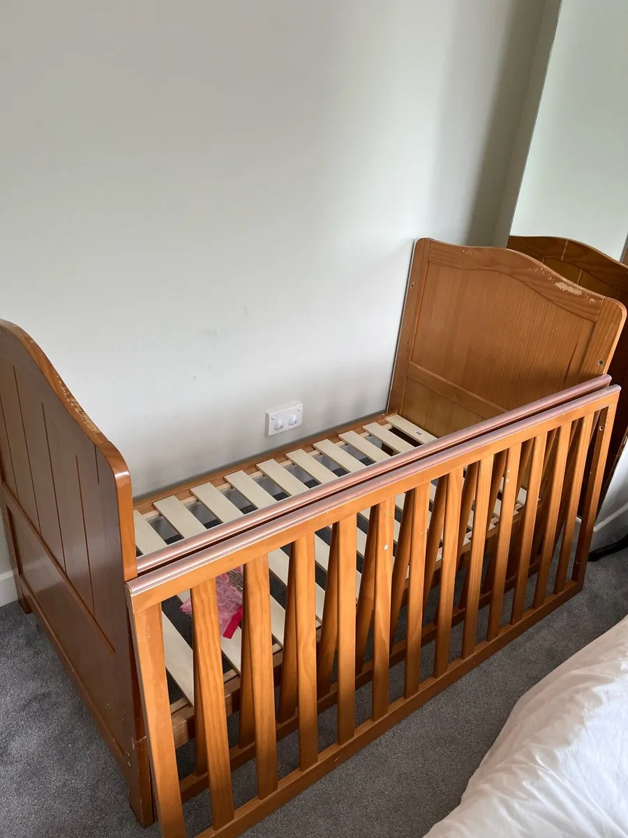 Cot bed - Image 2