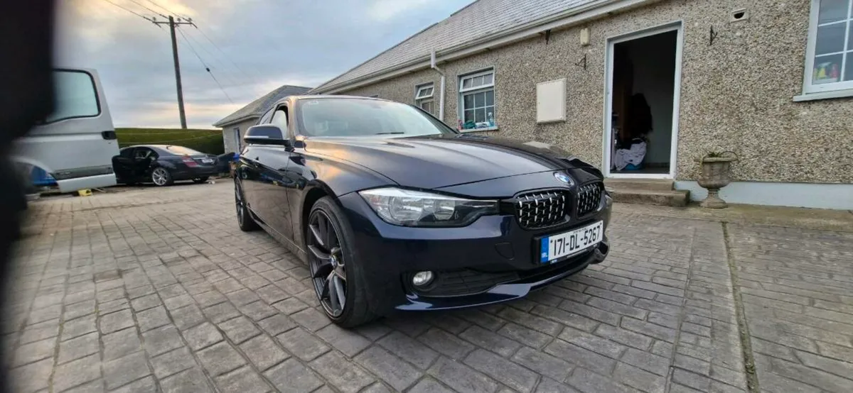 BMW 320d F30 Efficient Dynamic Edition - Image 4