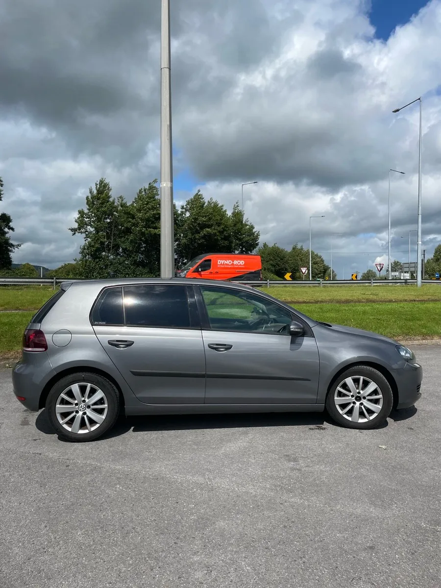 Volkswagen Golf 2012 1.6TDI - Image 4
