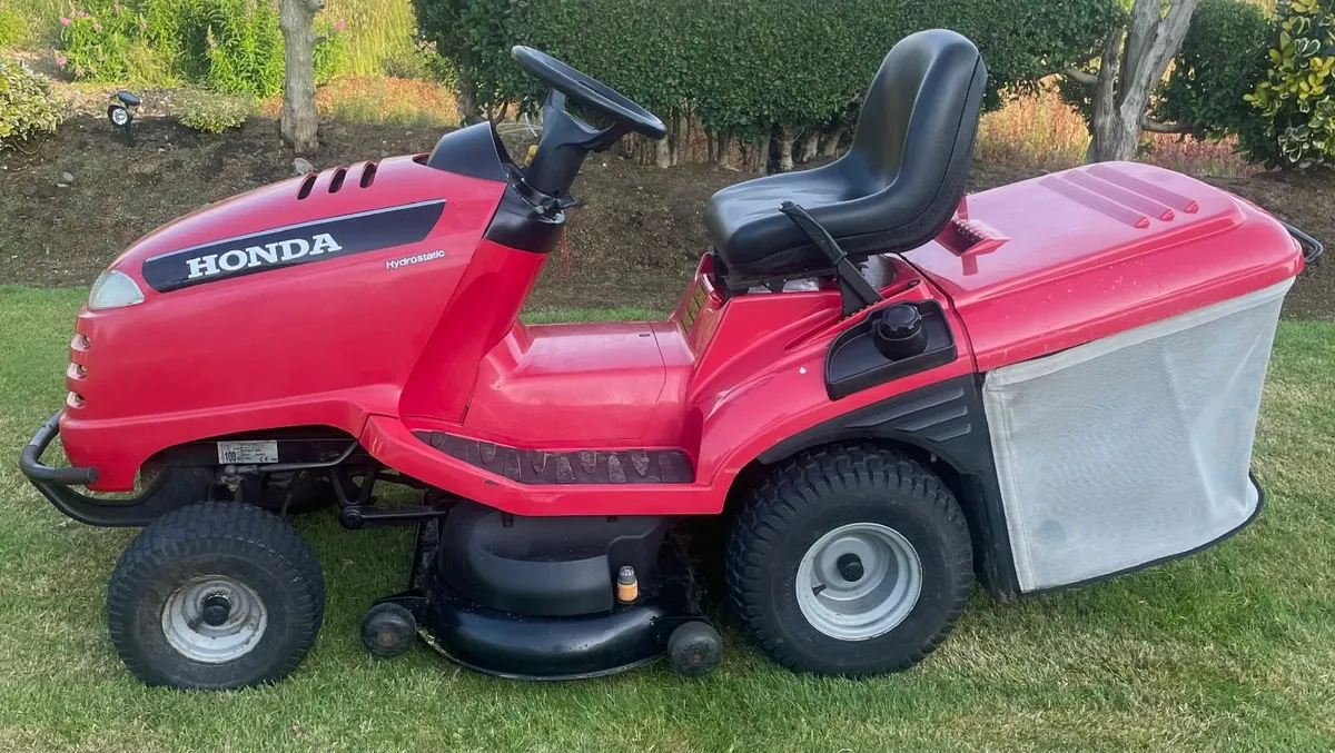 HONDA Ride On Lawnmower - Image 2