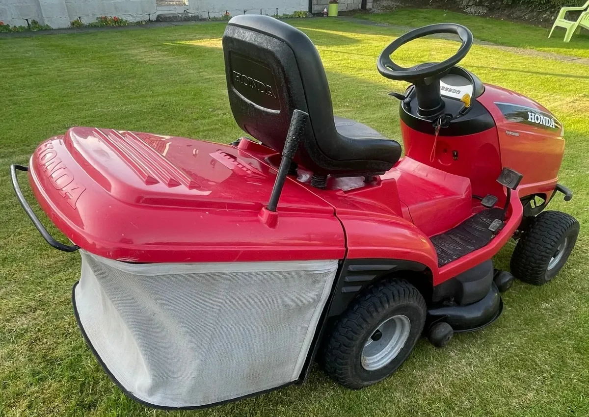 HONDA Ride On Lawnmower - Image 3