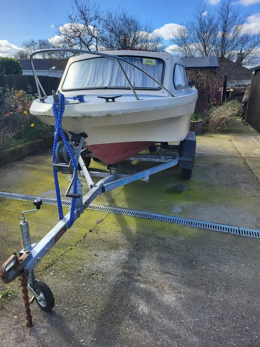 Motor boat - Image 2