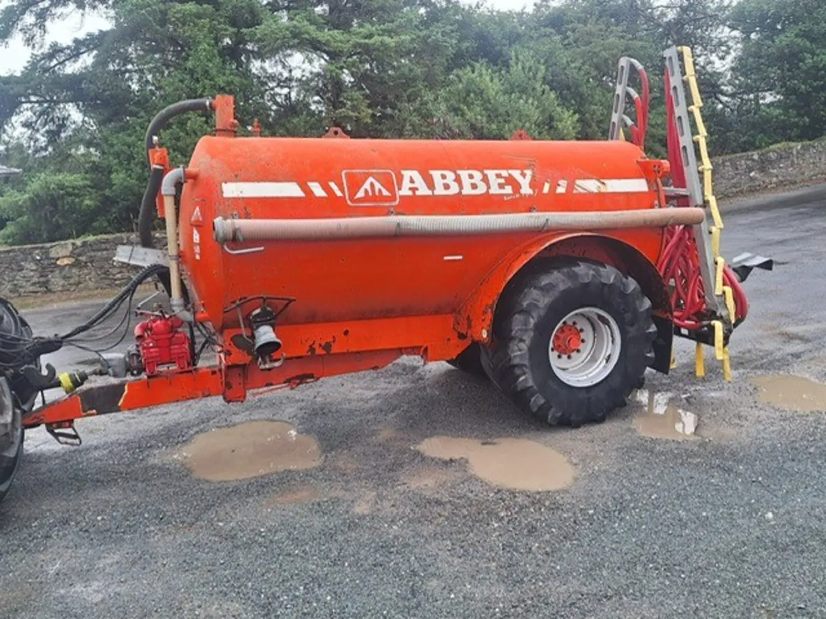 2015 Abbey 2250 Gal Tanker + Mastek 7.5m Dribble - Image 1