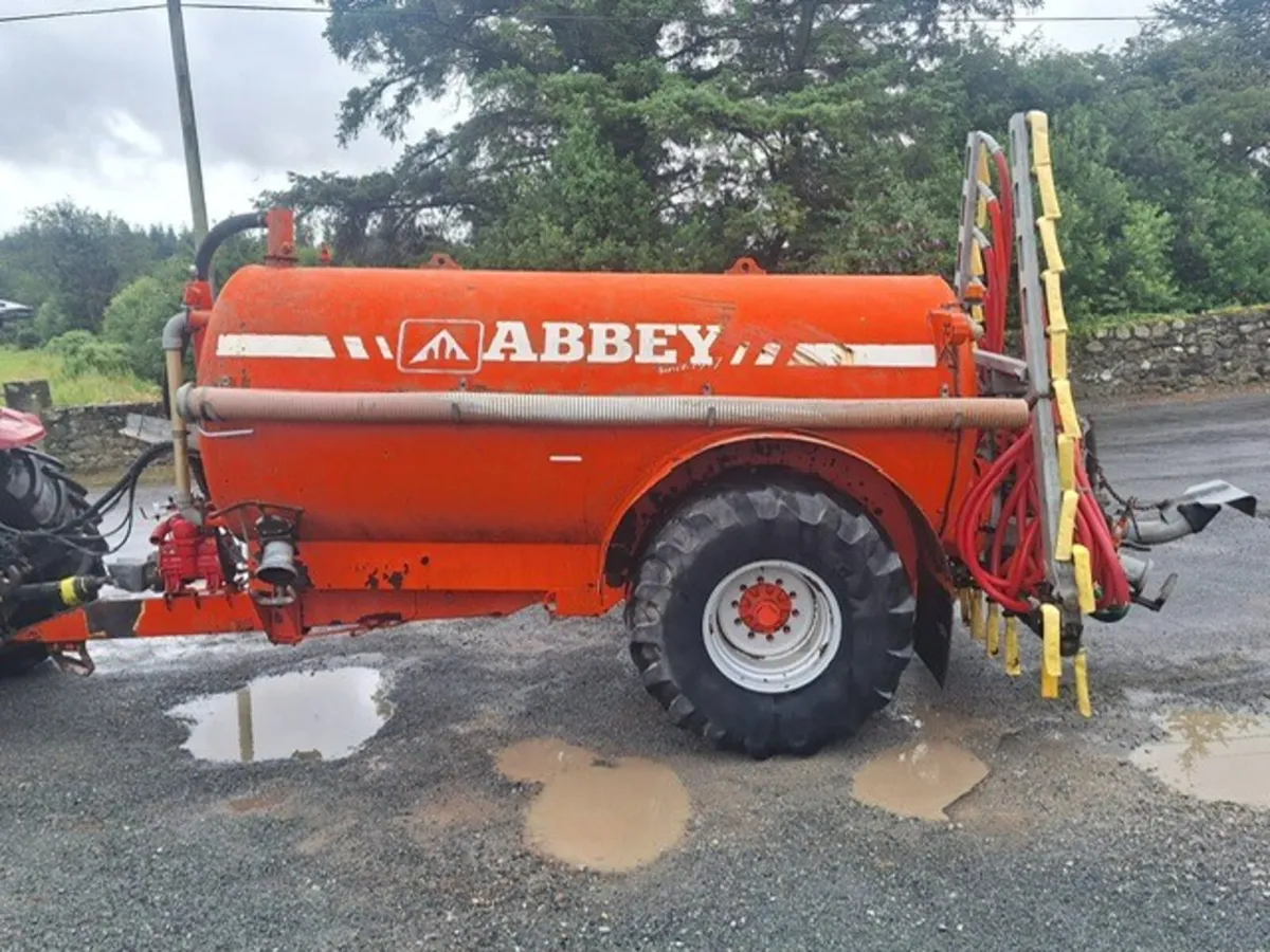 2015 Abbey 2250 Gal Tanker + Mastek 7.5m Dribble - Image 2