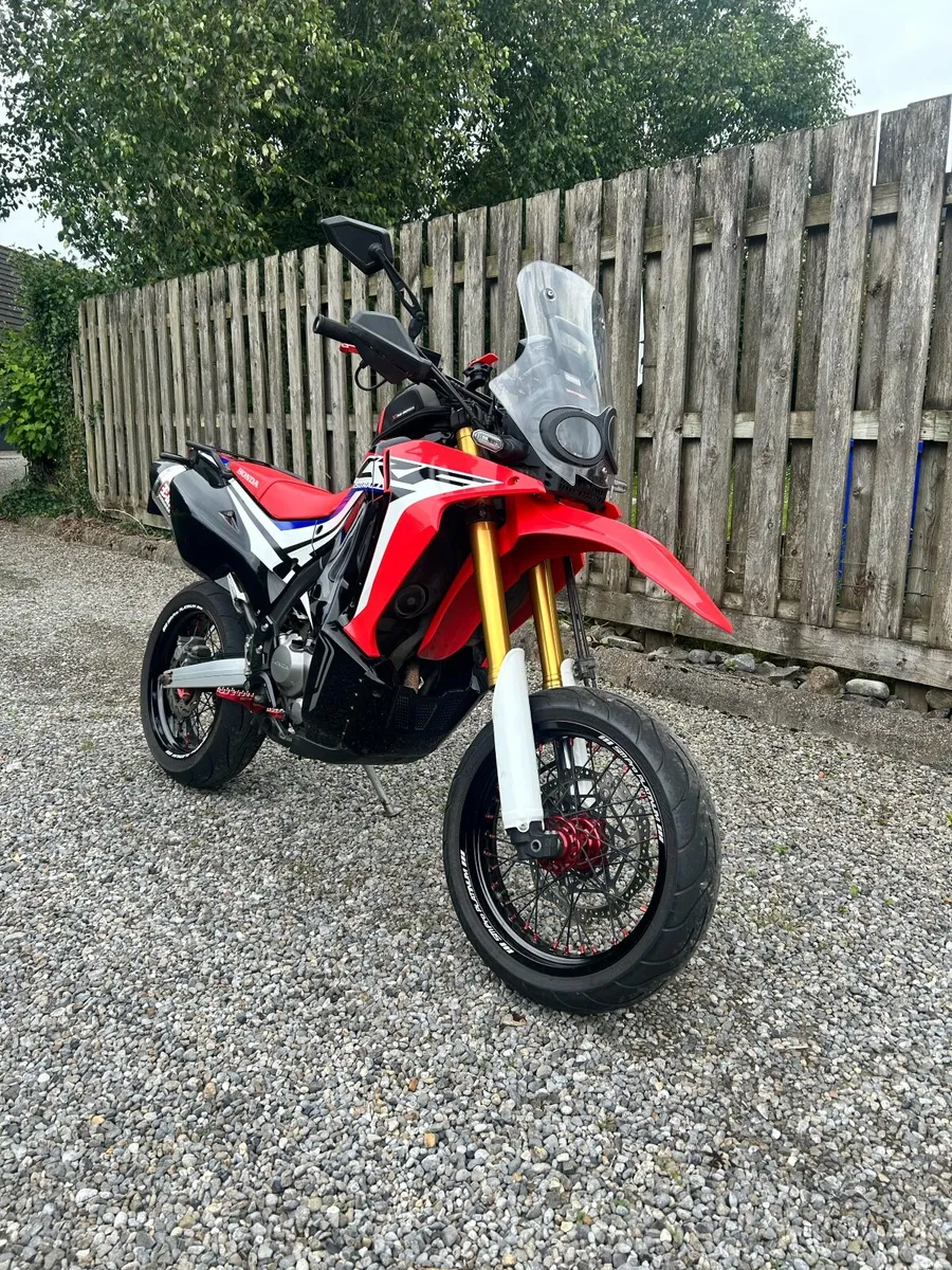 Honda CRF250 Rally – SM & Enduro – €3.5k Extras - Image 1