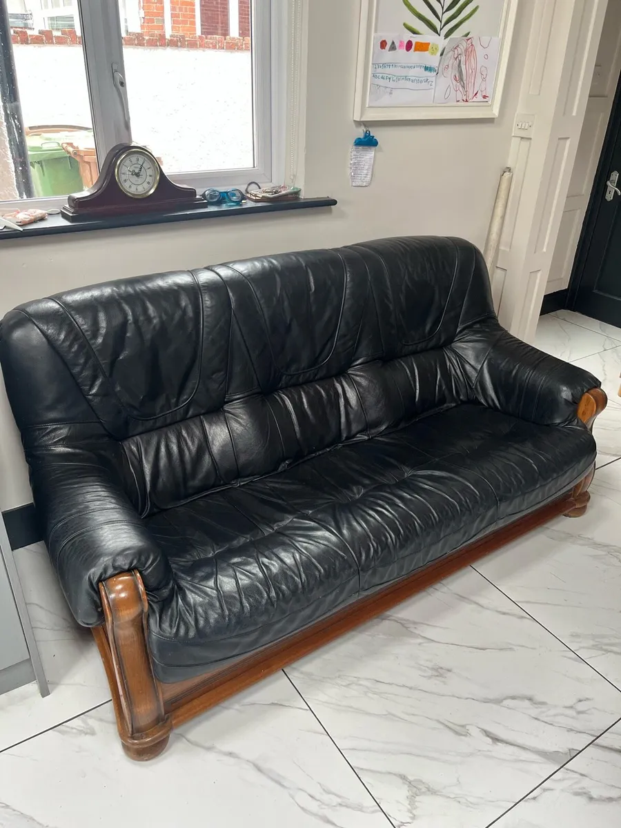 Black leather suite - Image 2