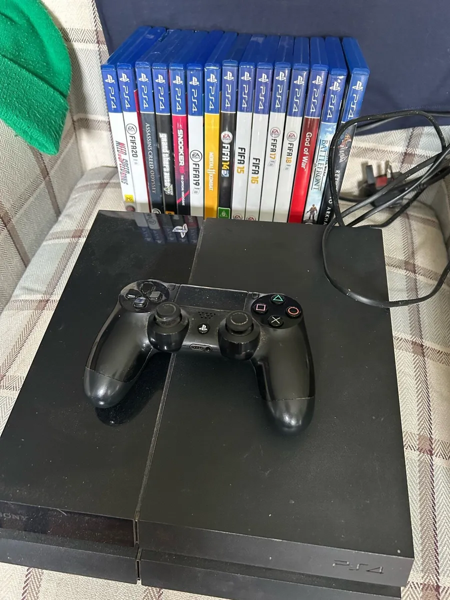 PS4 pro with games €180