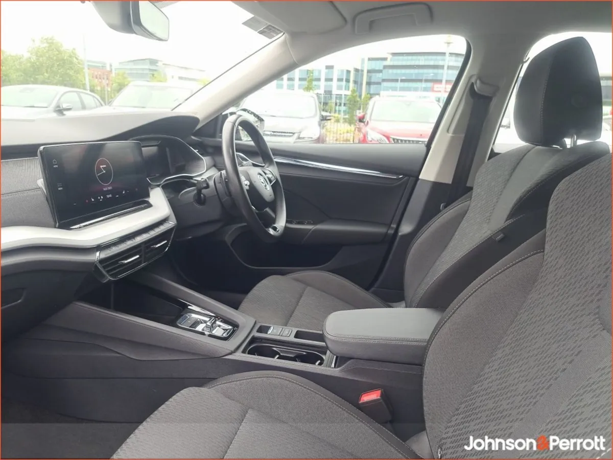 Skoda Octavia Style Automatic TOP Spec - Image 3