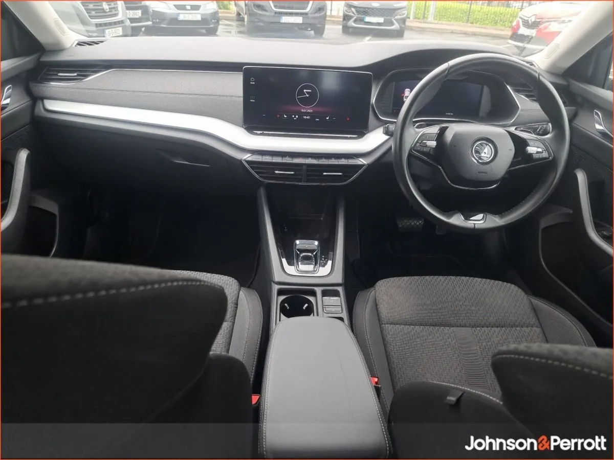 Skoda Octavia Style Automatic TOP Spec - Image 4
