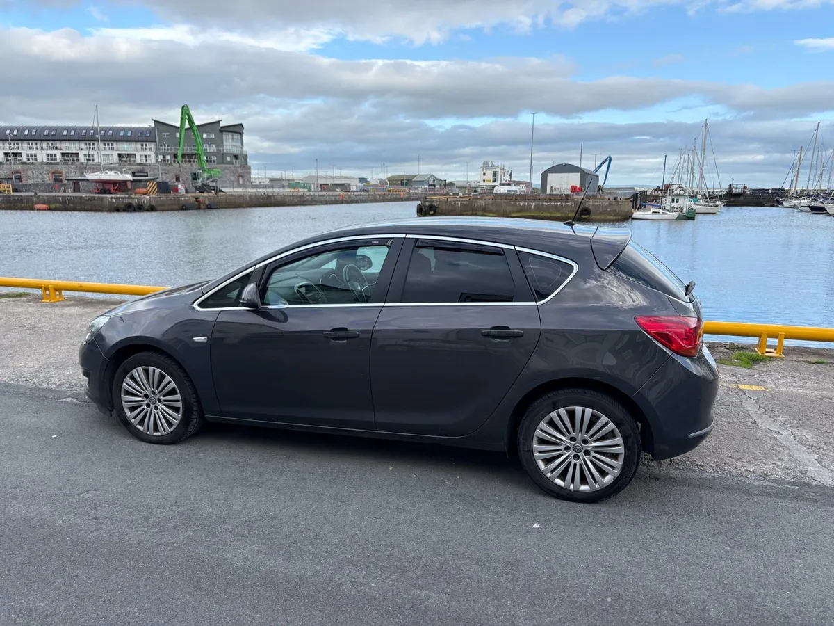 Vauxhall Astra 1.6L VVT Excite Petrol - Image 2