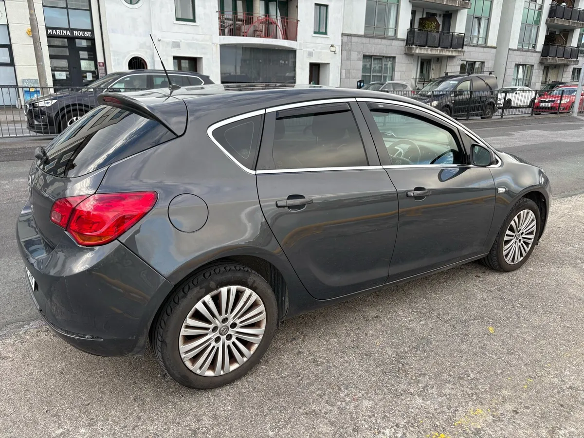 Vauxhall Astra 1.6L VVT Excite Petrol - Image 3