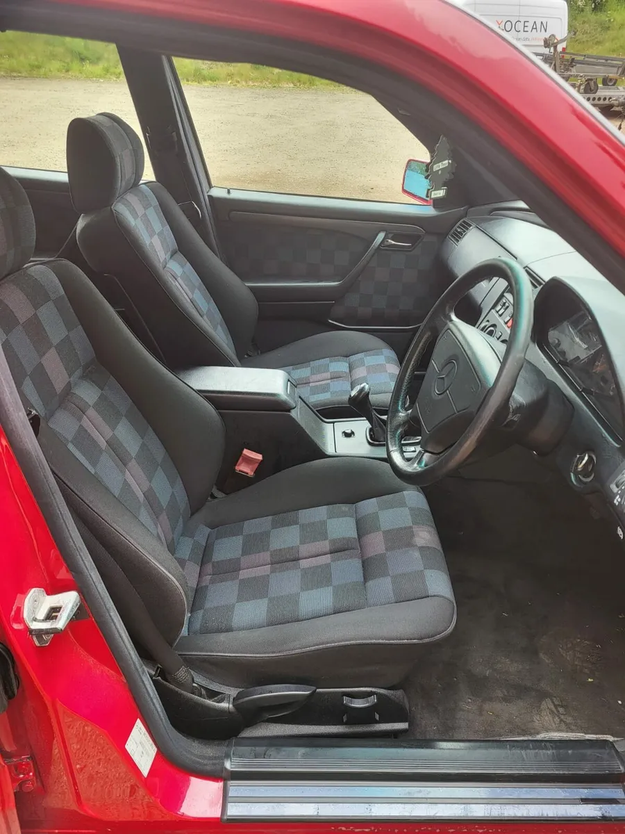 1994 Mercedes diesel - Image 3