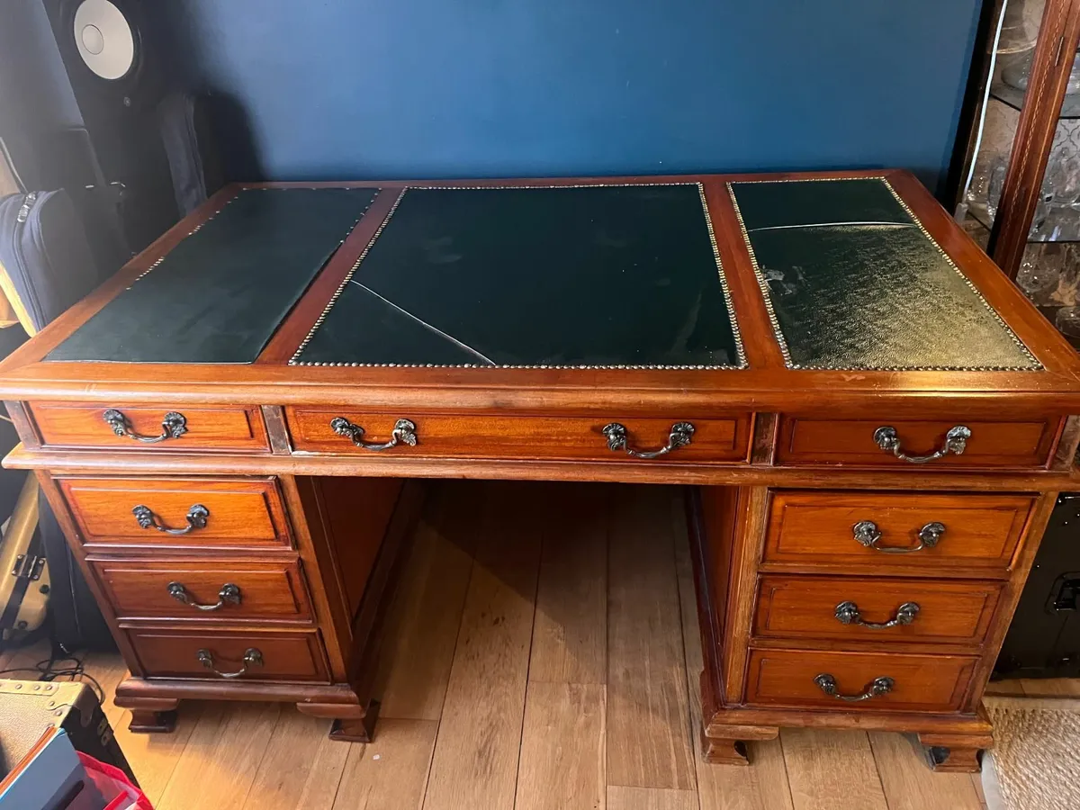 Edwardian Mahogany Partners Desk - Image 3