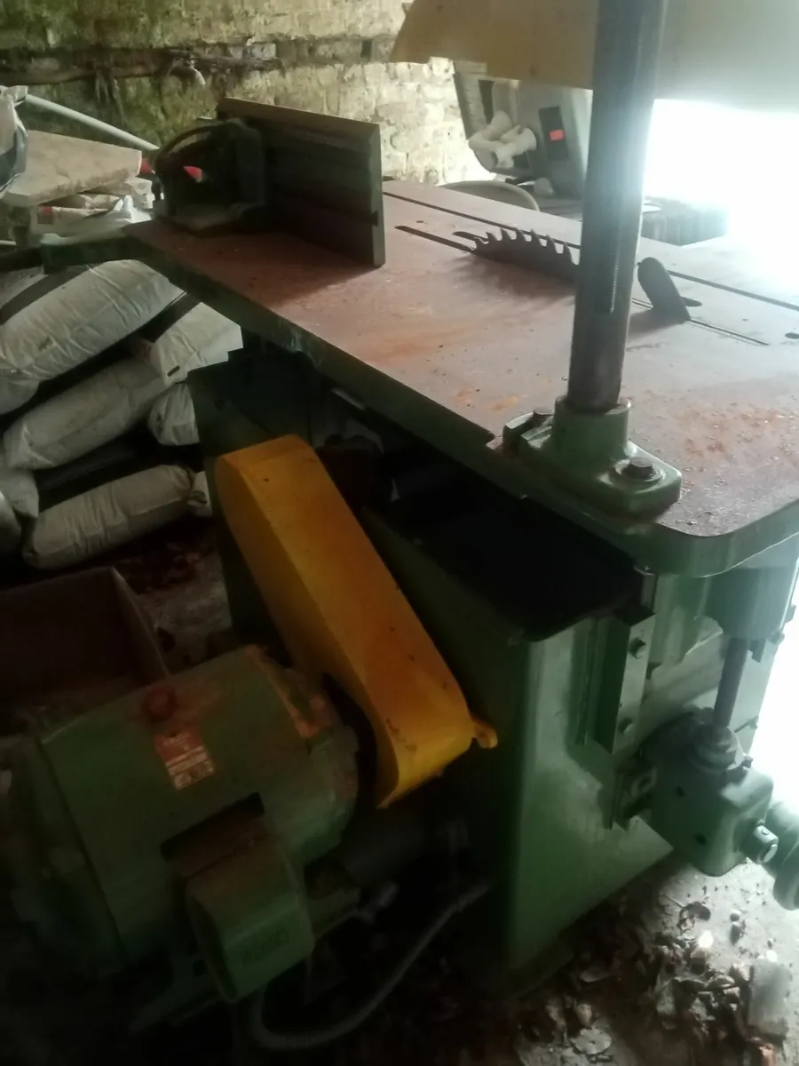 Bench saw - Image 1