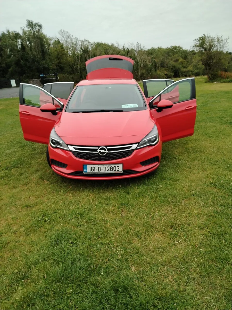 Opel Astra SC Interior 1.0L Ecoflex - Image 4
