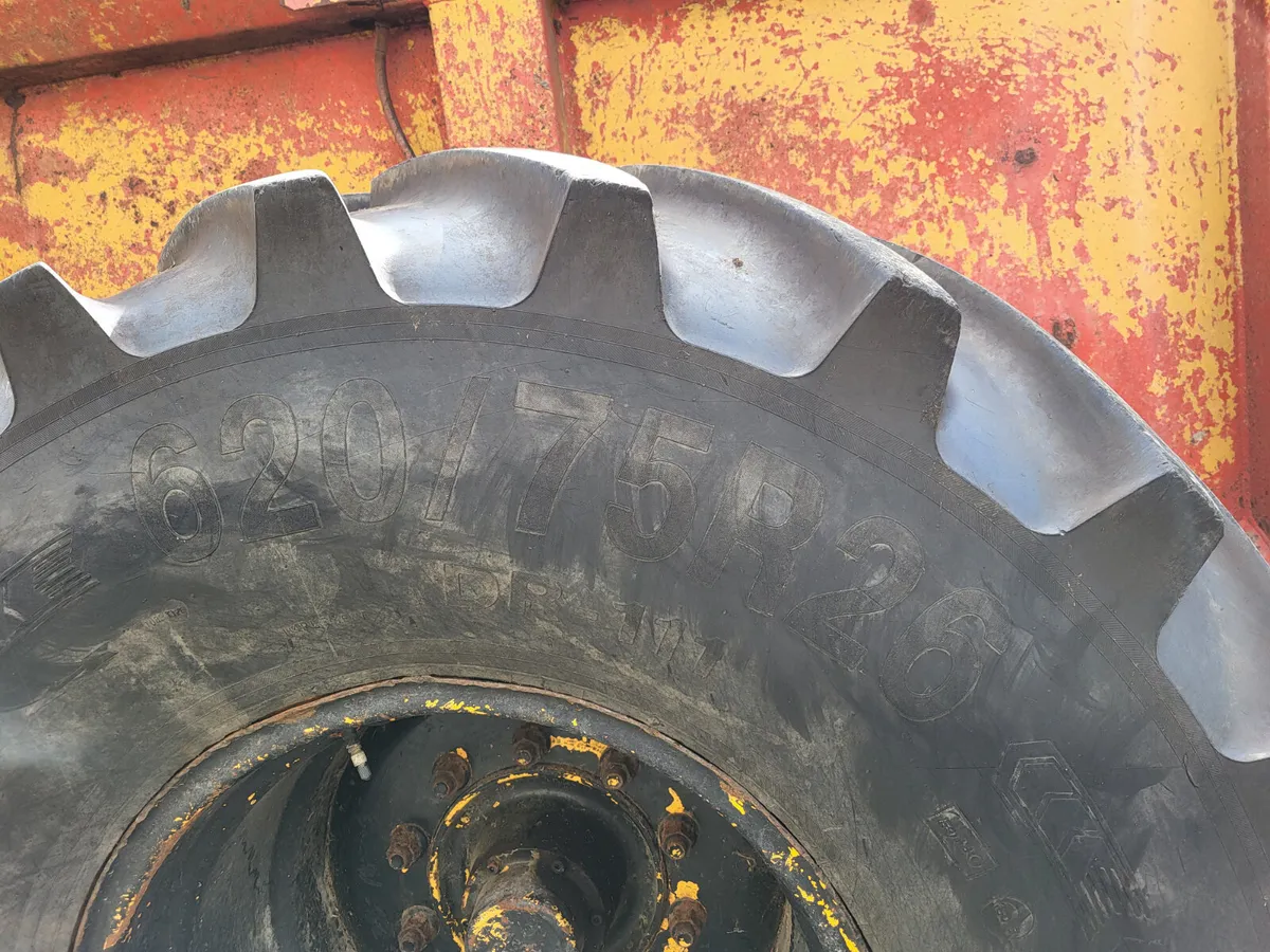 K two Rear Discharge Dung Spreader - Image 4