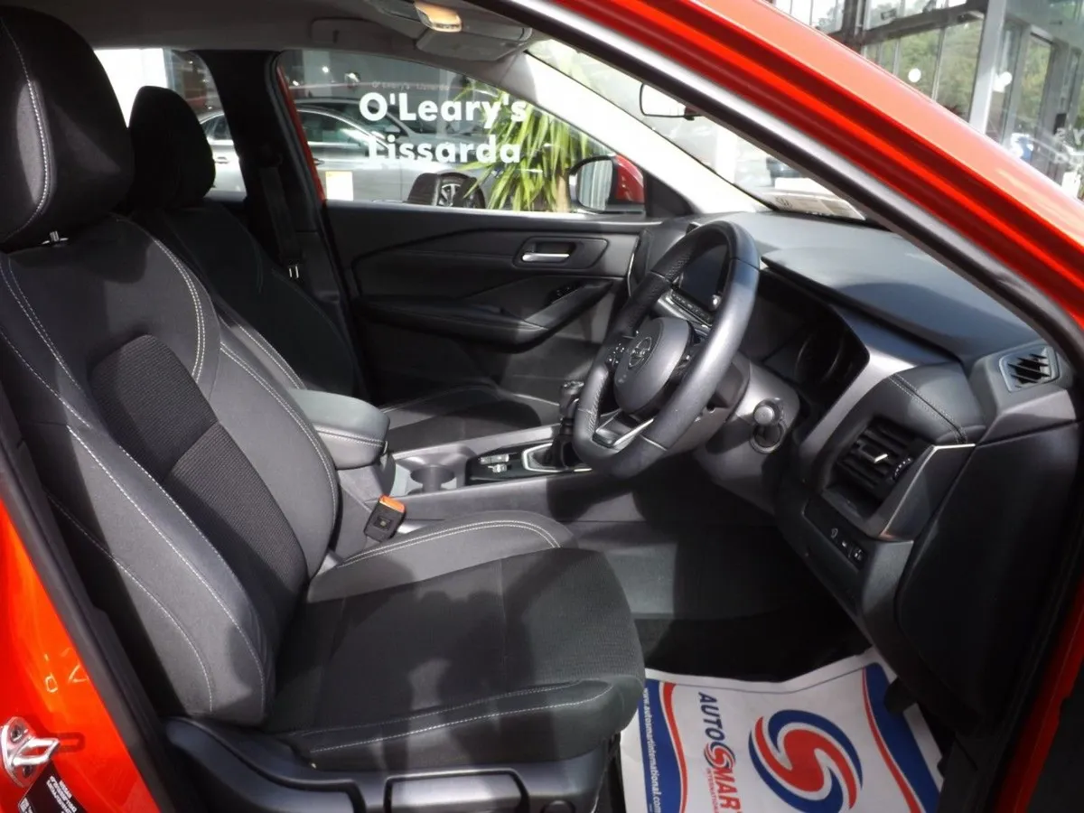 Nissan QASHQAI 1.3 PET Mild Hybrid SV  Red  Fsh 3 - Image 4