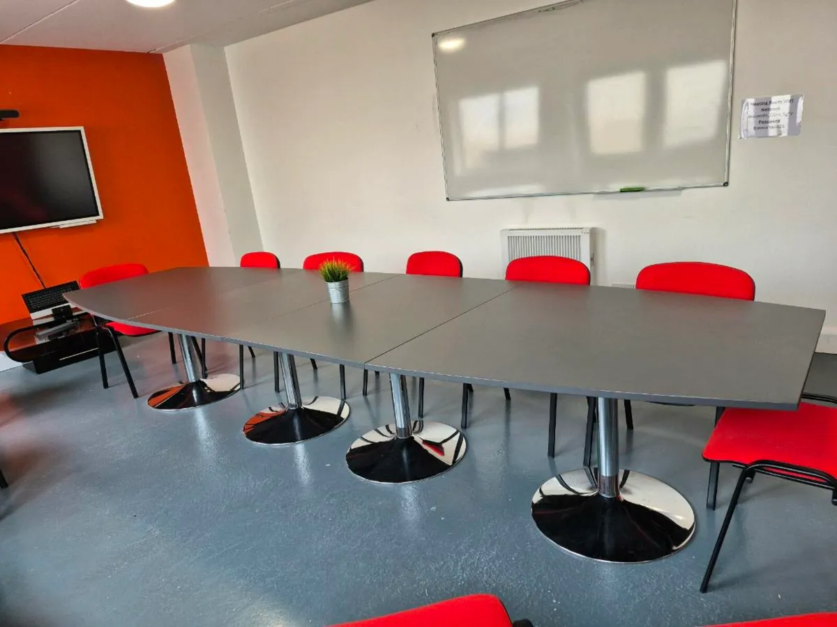 Meeting room table - Image 2