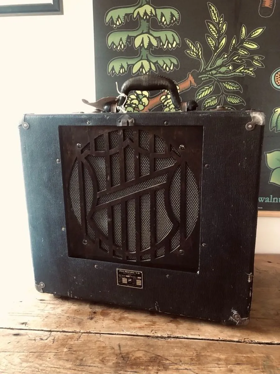 Antique speaker cab - Image 1