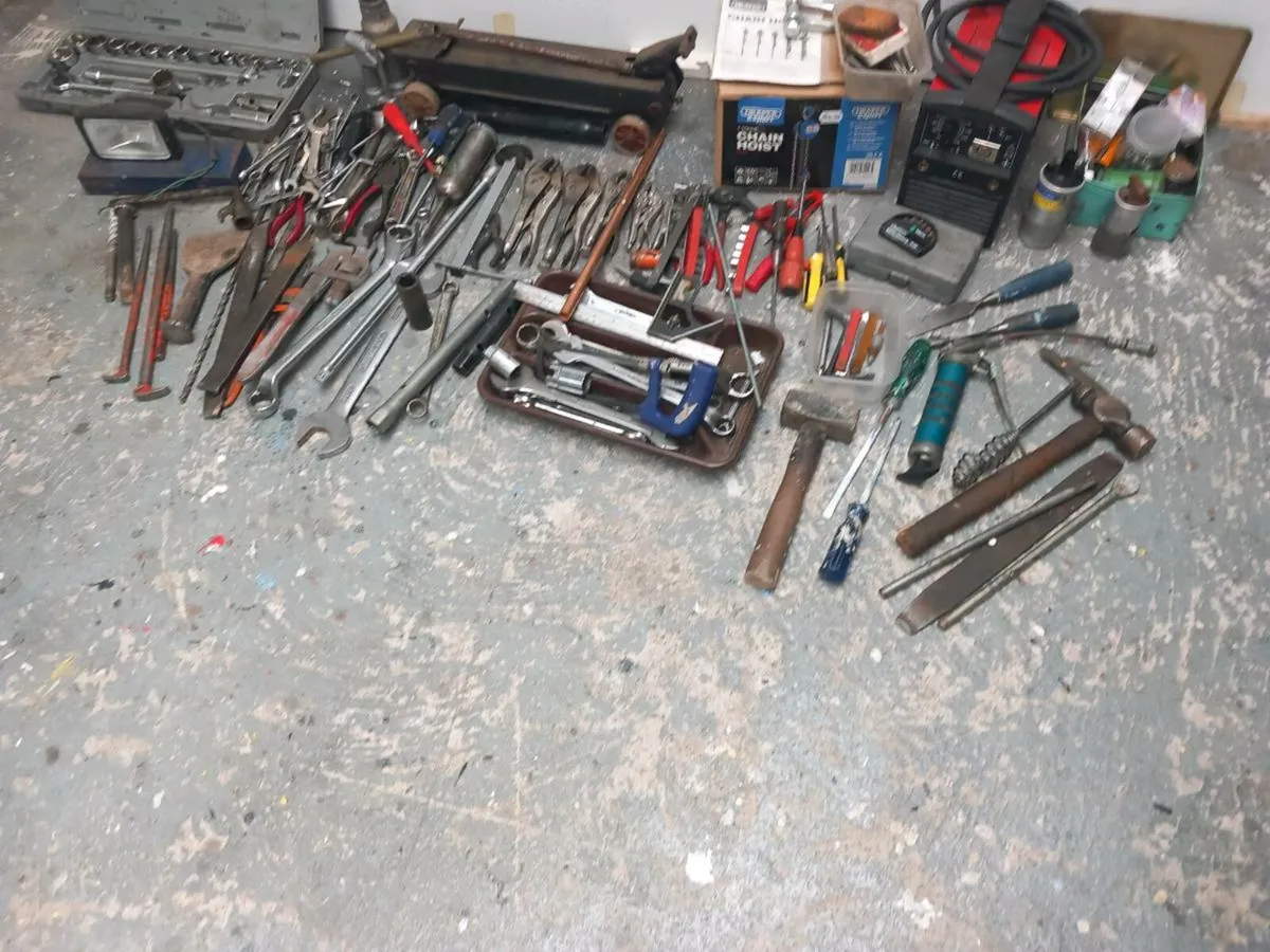 Garage tools - Image 1