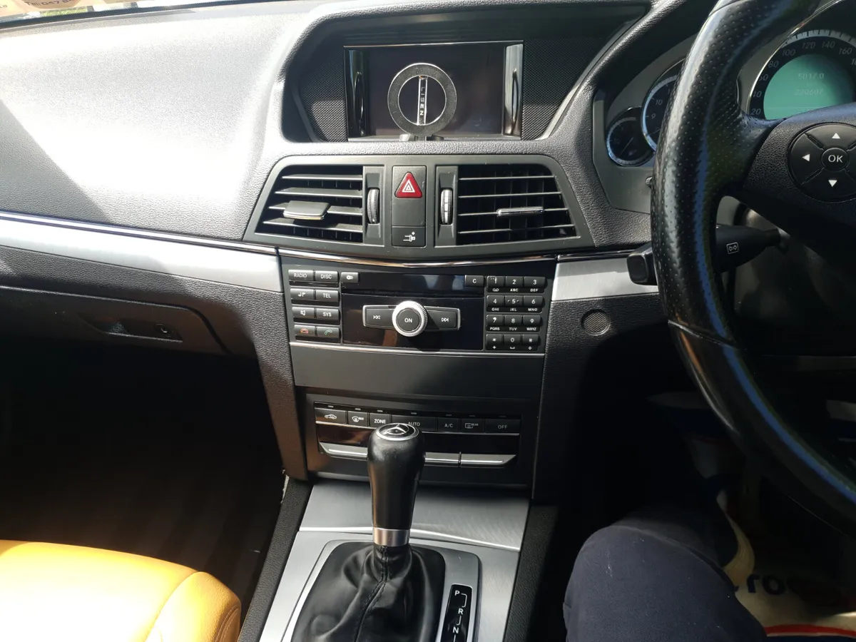 Mercedes-Benz E-Class 2012 - Image 4