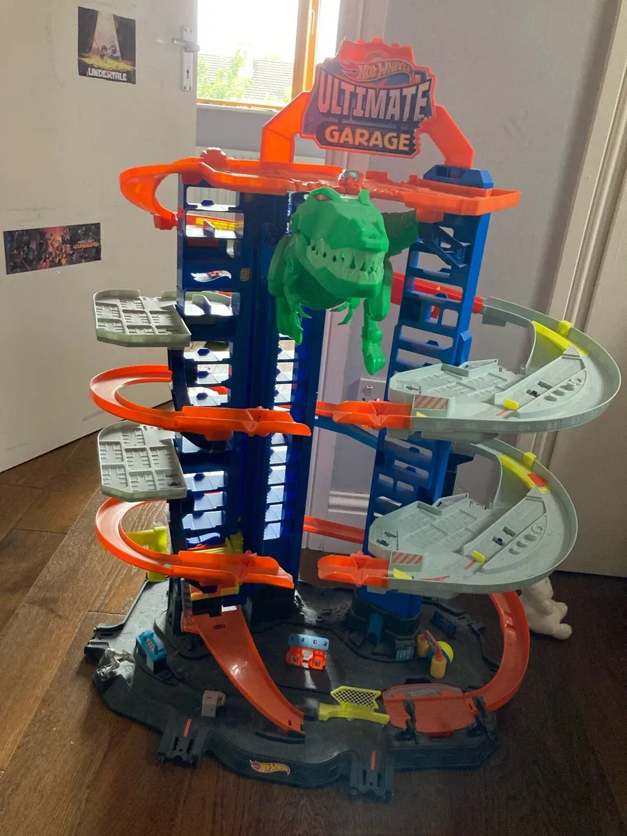 Hot Wheels Ultimate Garage - Image 1
