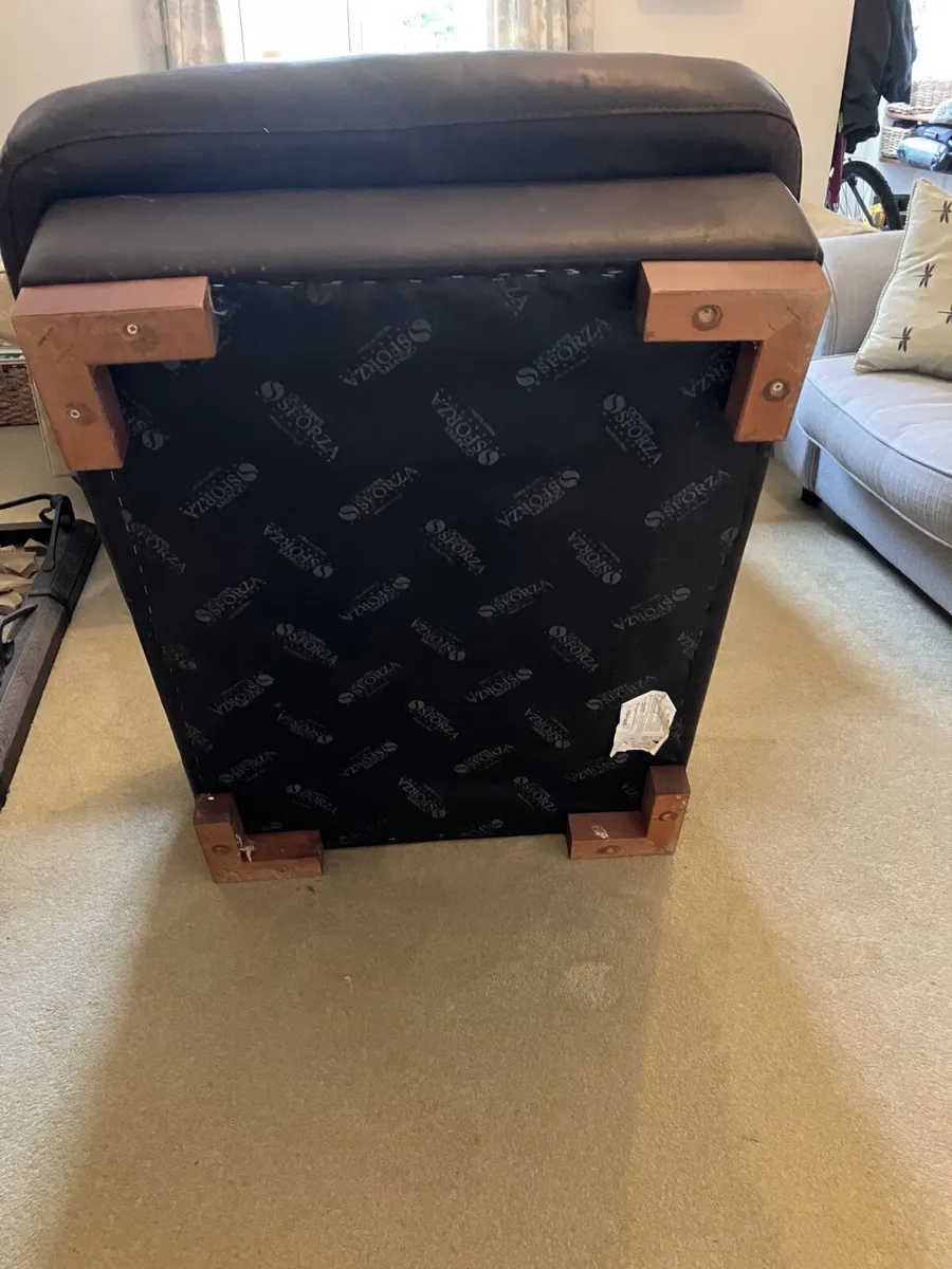 Leather foot stoll or poufe - Image 3