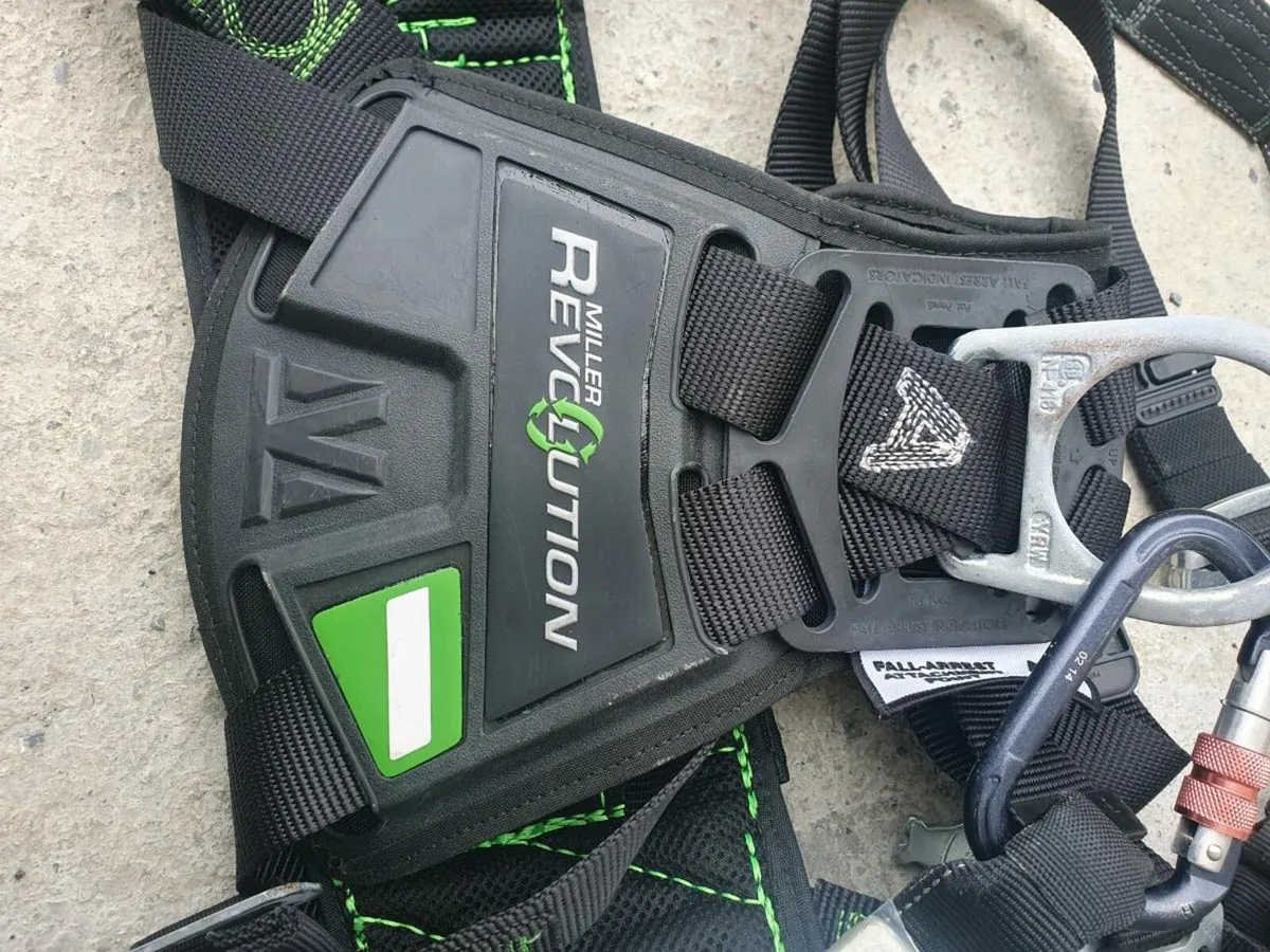Miller Revolution Safety Harness - Image 2