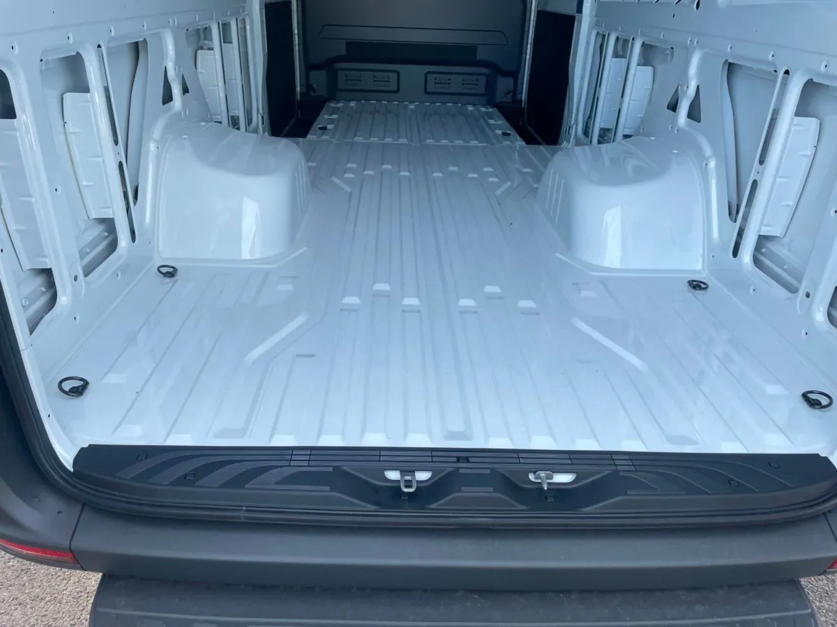 Mercedes-Benz Sprinter - Image 3