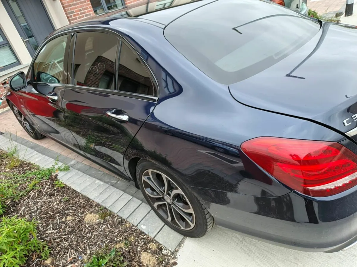 Mercedes-Benz C-Class 2017 - Image 3