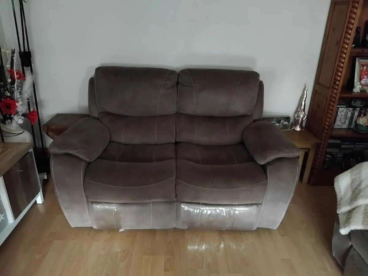 Sofas 3 and 2 seater 4 Reclining, Reduced Price! - Image 3