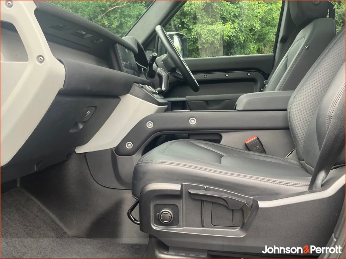 Land Rover Defender 110 2.0 Si4 Phev S - Image 4