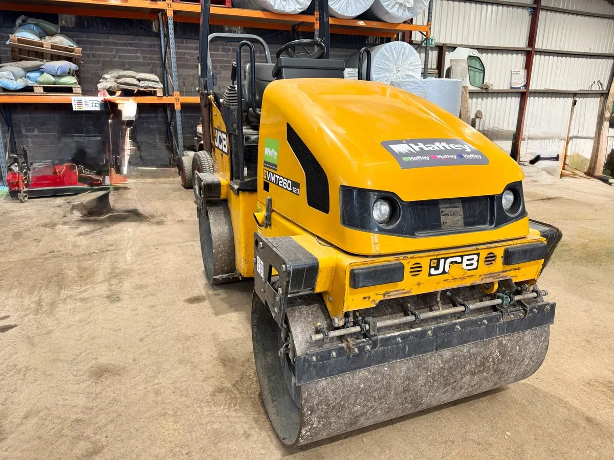 Jcb vmt260-120 roller