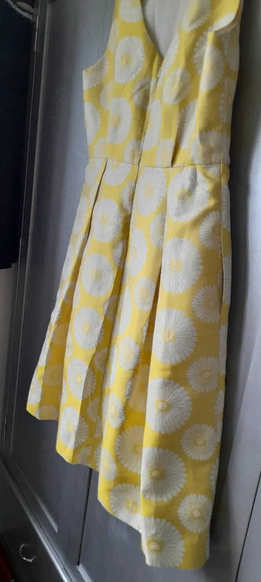 Stunning Designer Dress - Image 4