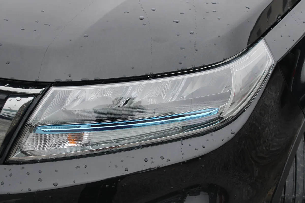 Suzuki Vitara SZ4 *Remainder of 10 year Warranty* - Image 2