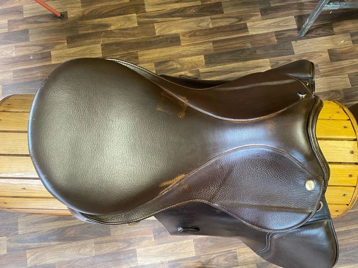 18” medium wide GFS brown Leather saddle - Image 3
