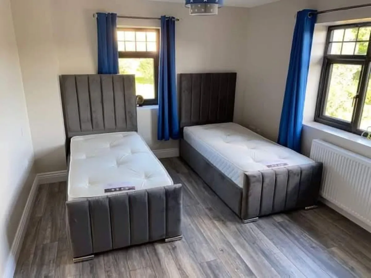 Stylish bed mattress available now
Brand new beds - Image 4