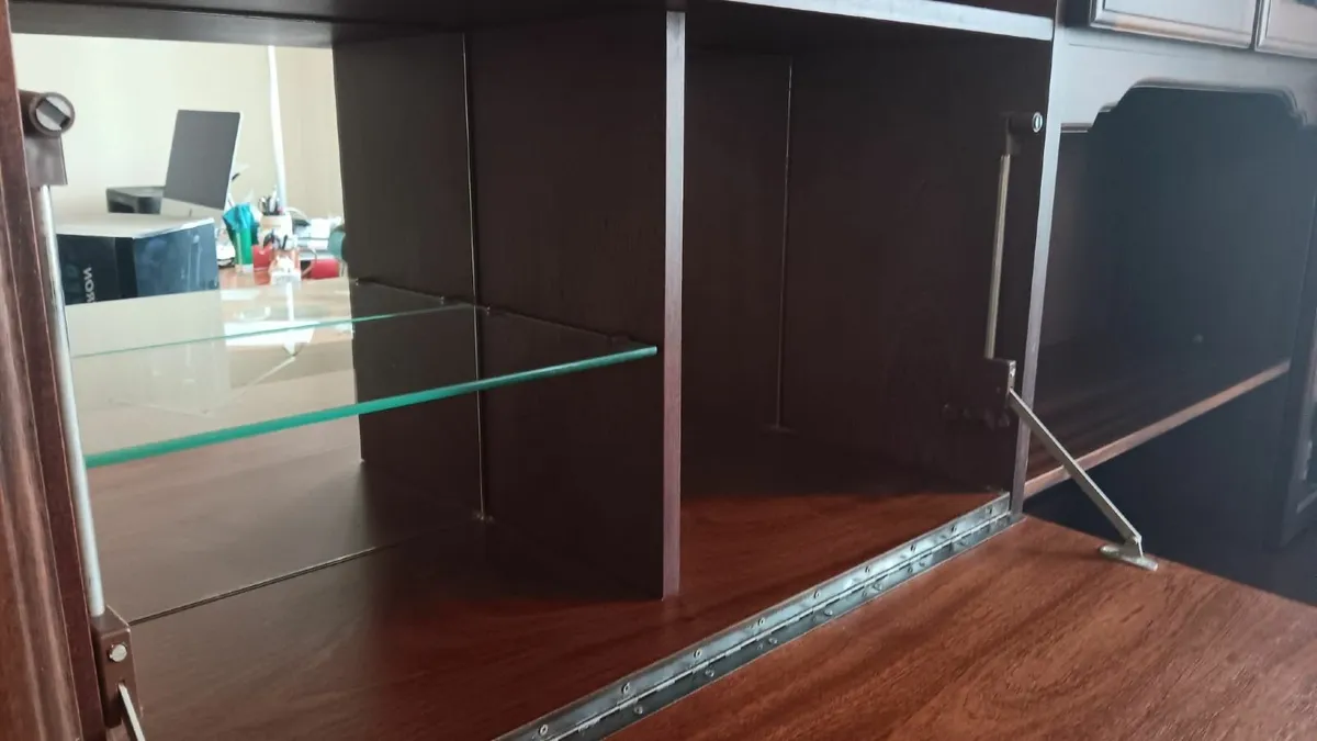 Free - Cabinet - a huge amount of space, - Image 4