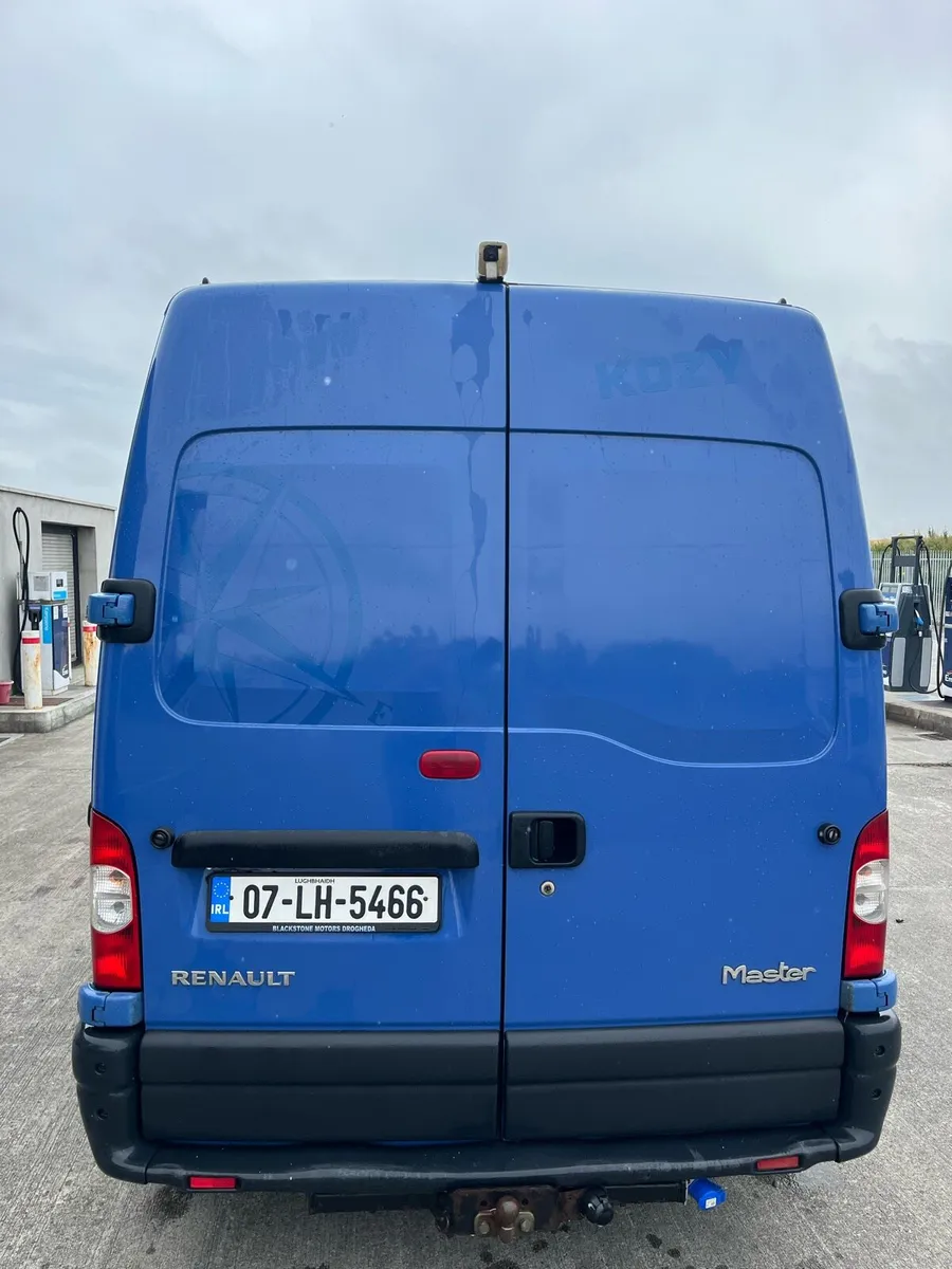 Camper van - Image 3