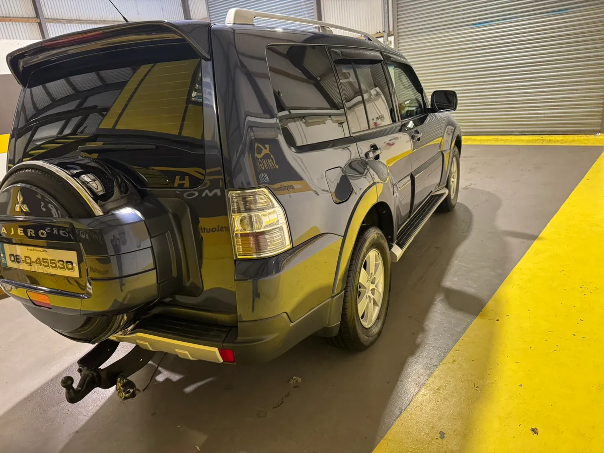 2008 Mitsubishi Pajero 3.2 Auto 5 Seater Crew Cab - Image 4