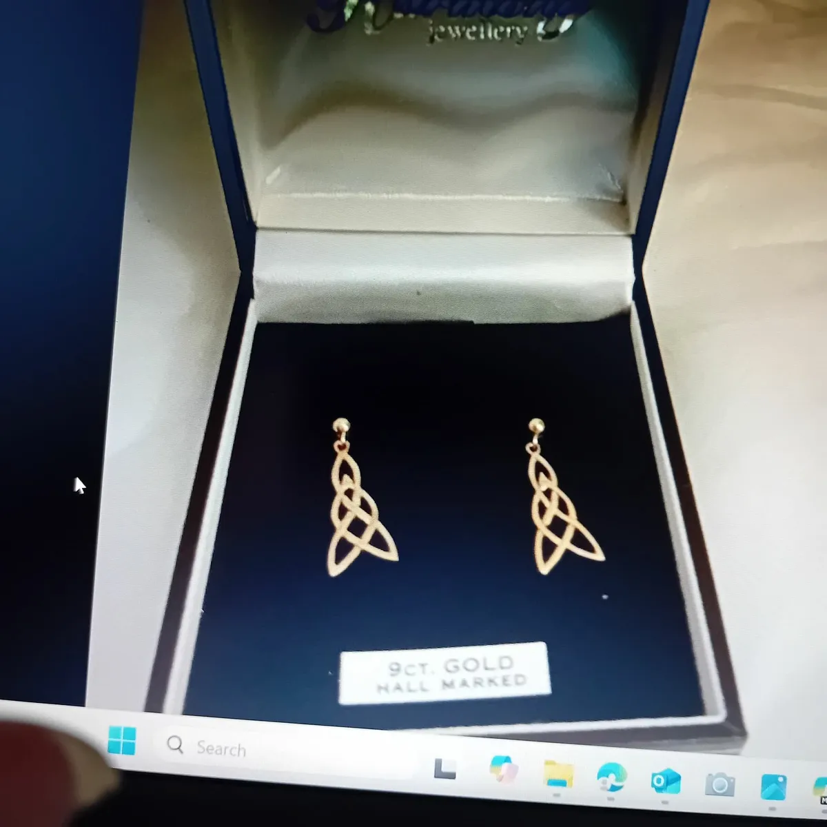 9 CT Drop Ear Rings