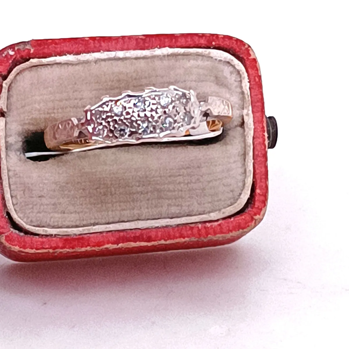Vintage Diamond Ring , 18k Gold & Platinum - Image 3