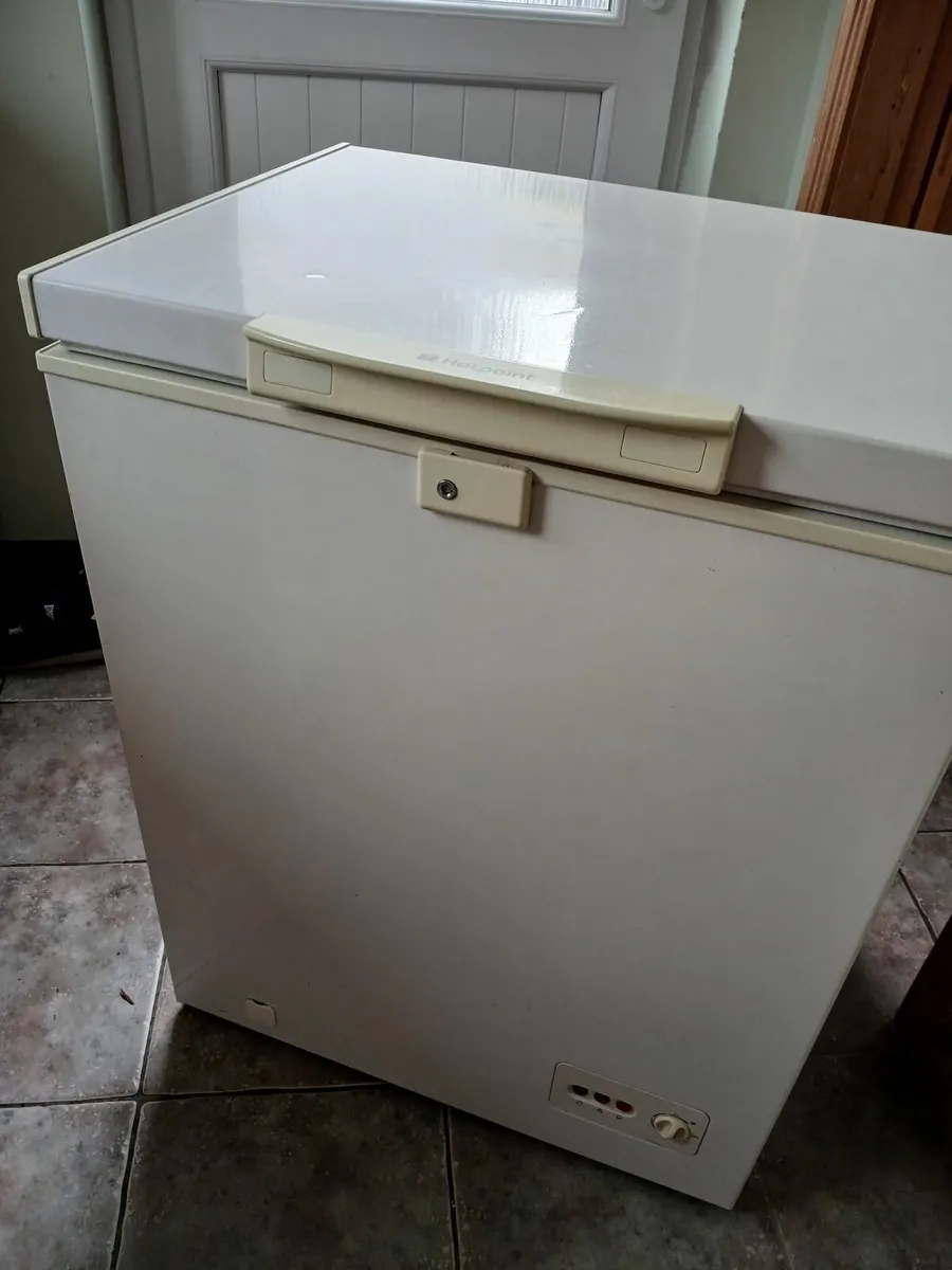 Hotpoint chest freezer perfect working order - Image 1
