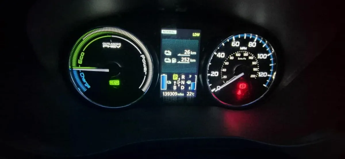 Mitsubishi Outlander 2015 - Image 4