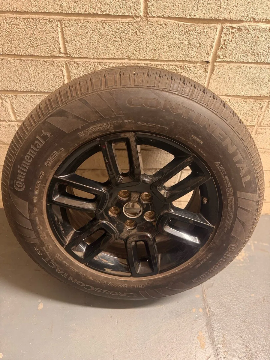 Defender wheels and tyres - Image 2