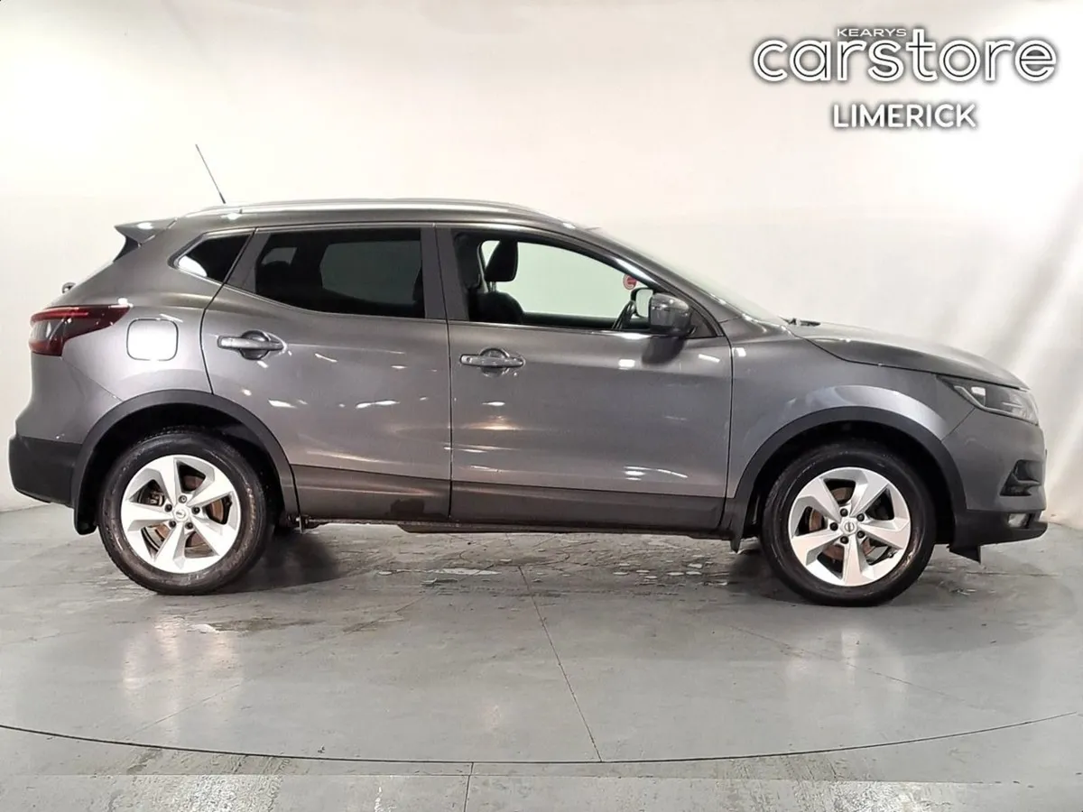 Nissan QASHQAI 1.3 PET SV DCT - Image 2