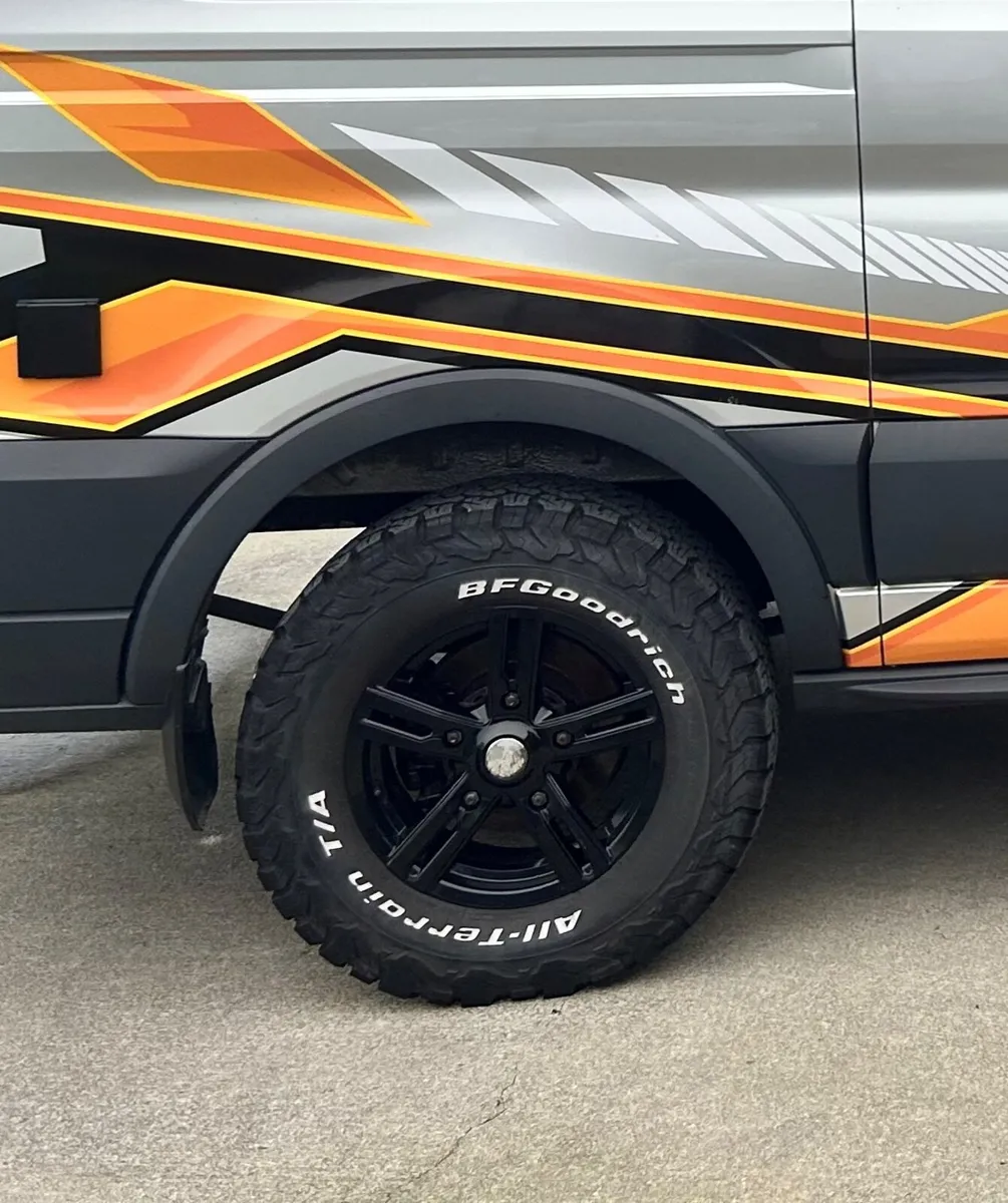 Ford Transit 2019 - Image 2